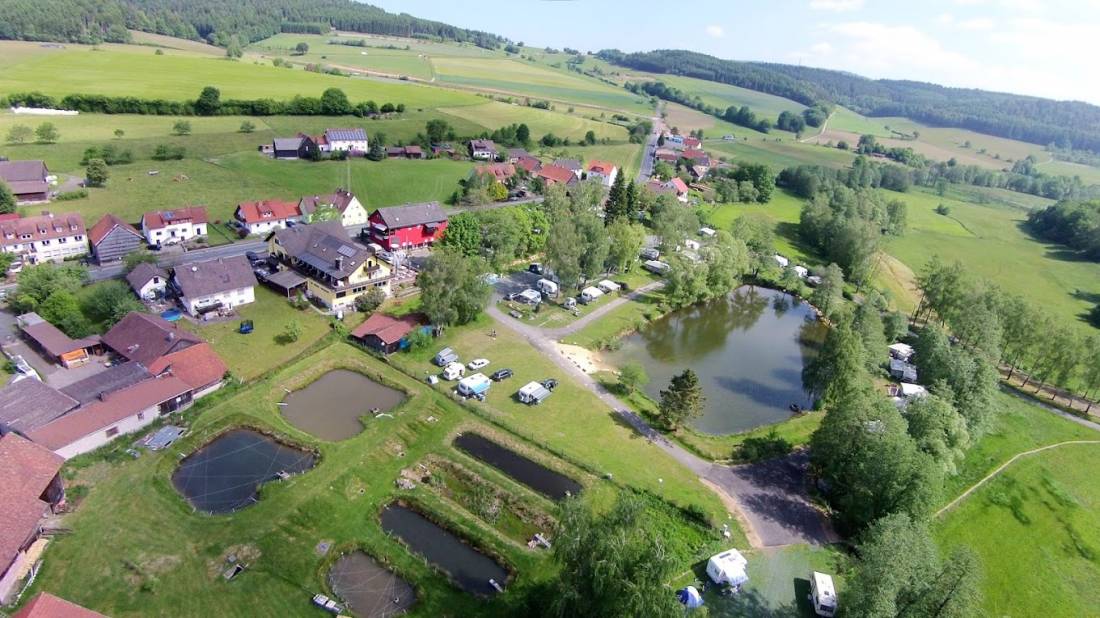 Camping Rhoenperle — Кемпінг in Motten