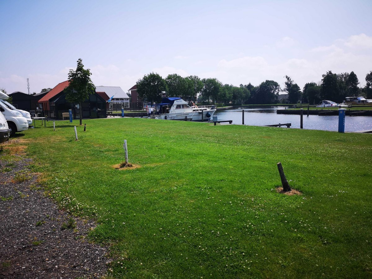 Stellplatz Zuiderkluft Giethoorn — Photo 2