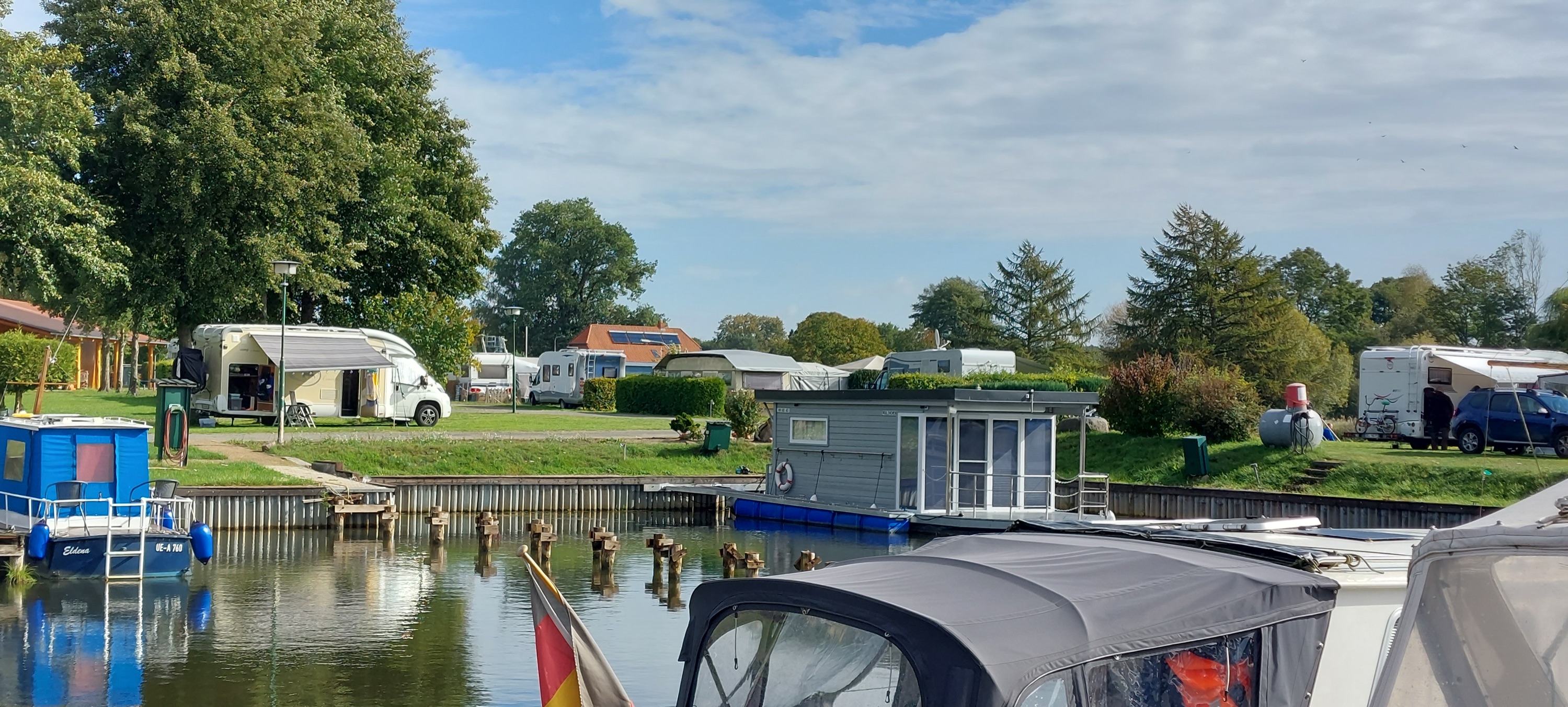 Camping und Bootshafen — Photo 2