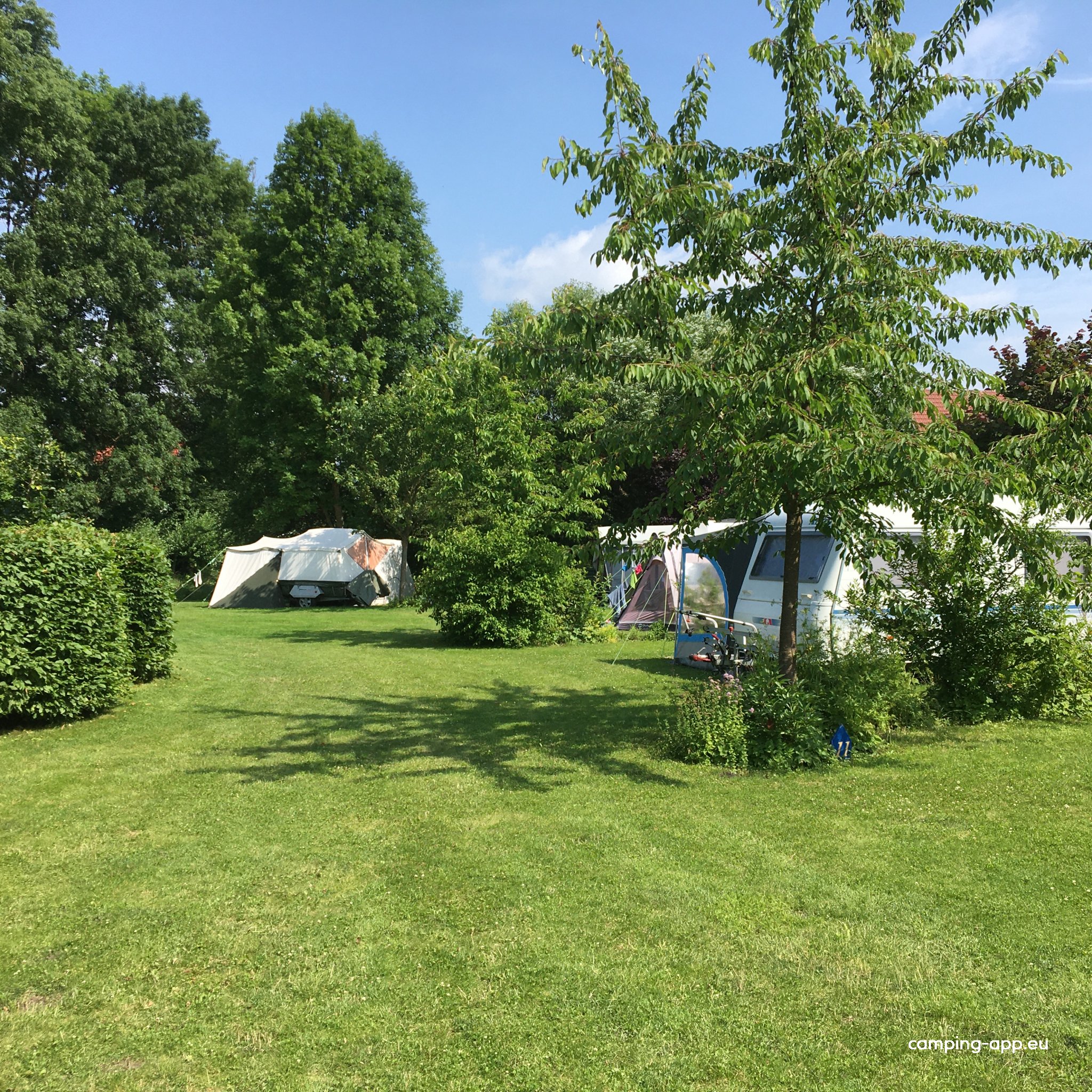 Schloß Roßdorf Ferienwohnungen & Camping — Photo 5