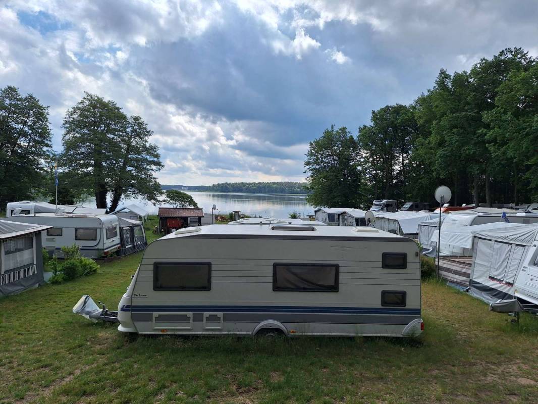 Campingplatz D100 Steinablage — Photo 4