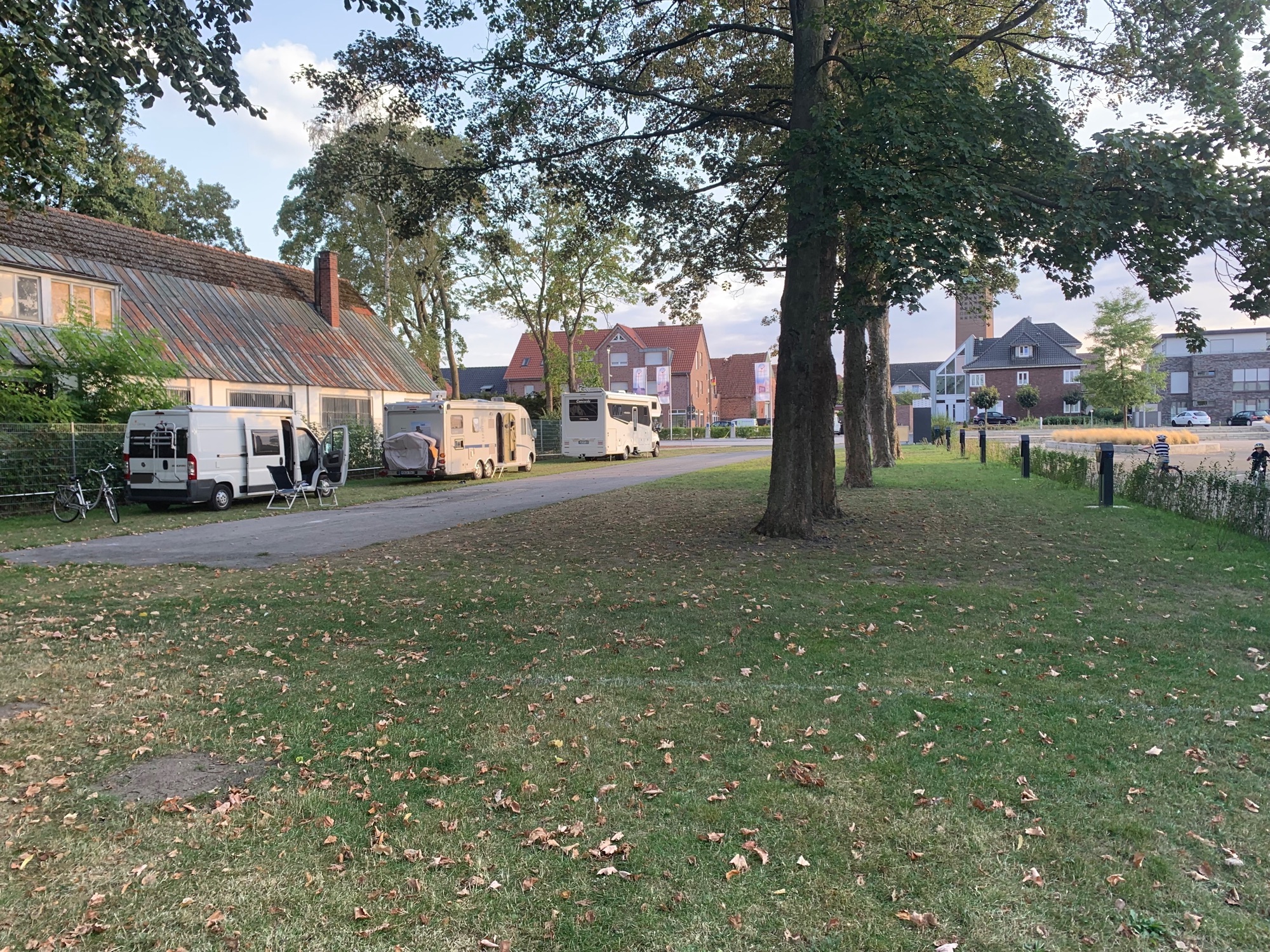 Stellplatz an der Rundsporthalle — Photo 3