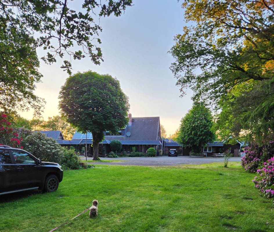 IQBAL Wohnmobilstell- & Campingplatz mit Flair — Photo 2