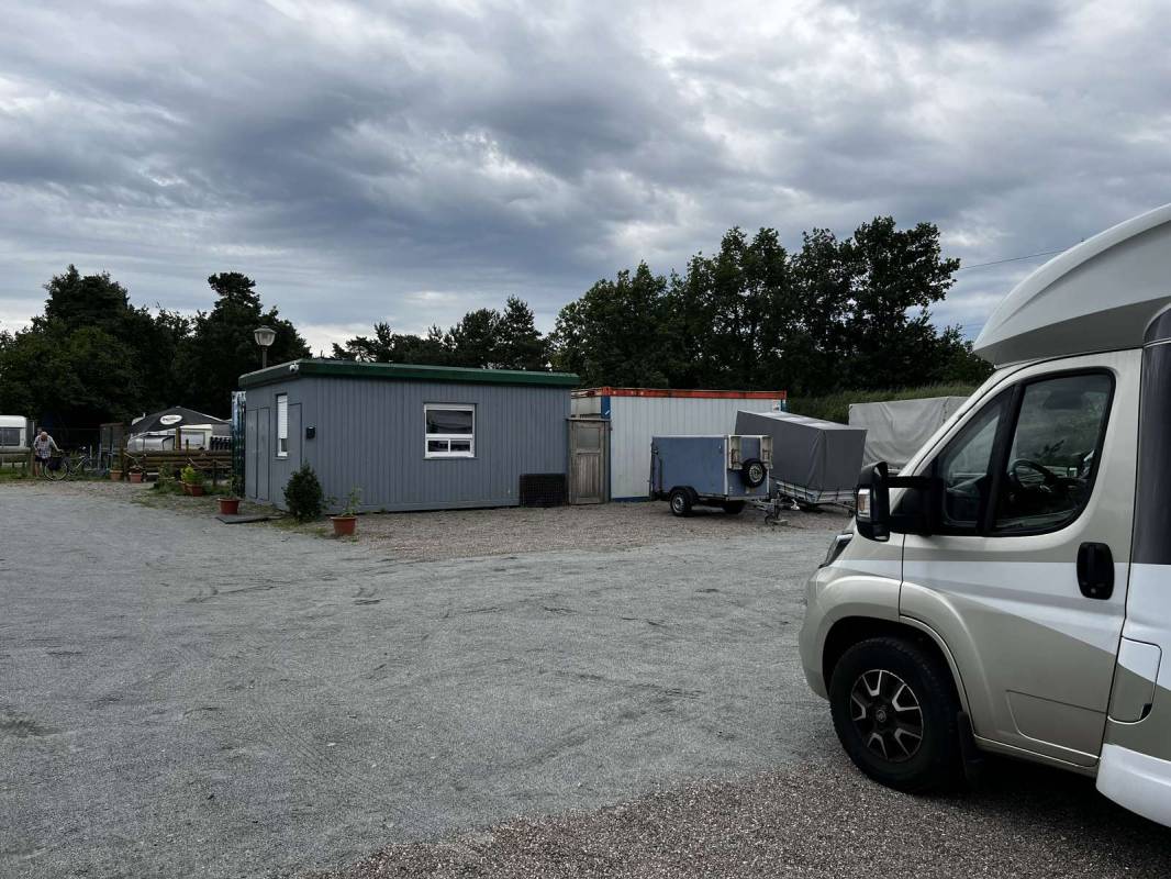 Parkplatz an Nado-Döner