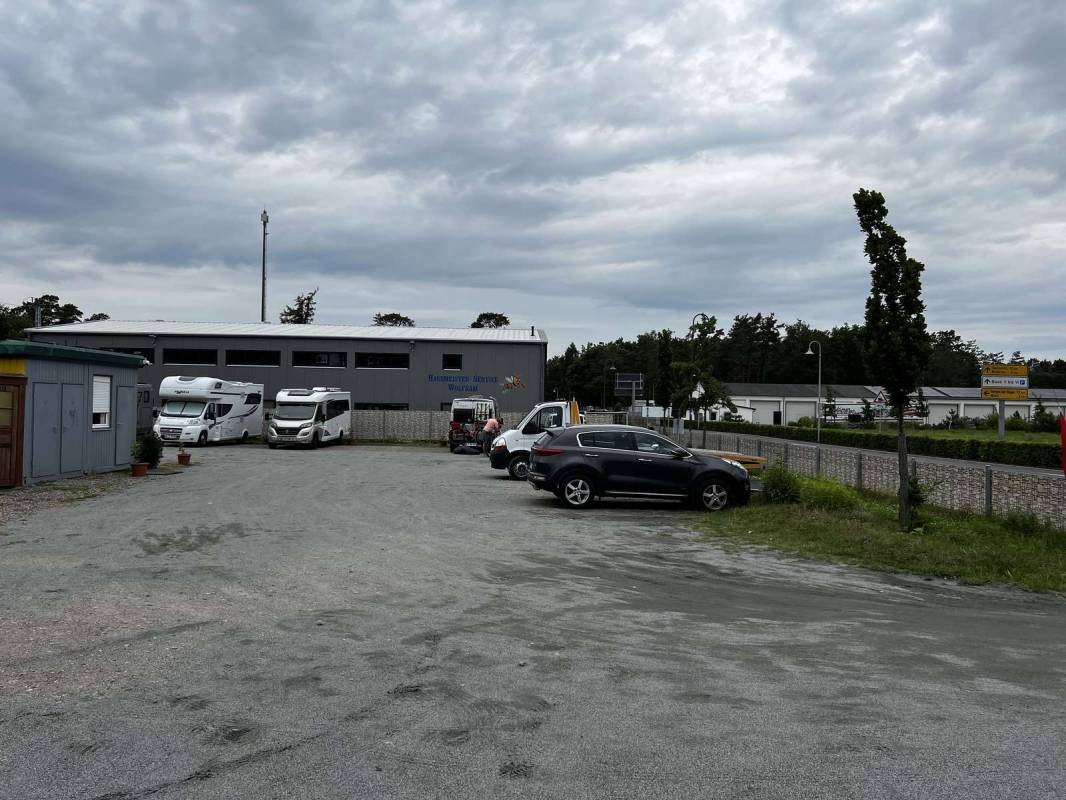 Parkplatz an Nado-Döner — Photo 3