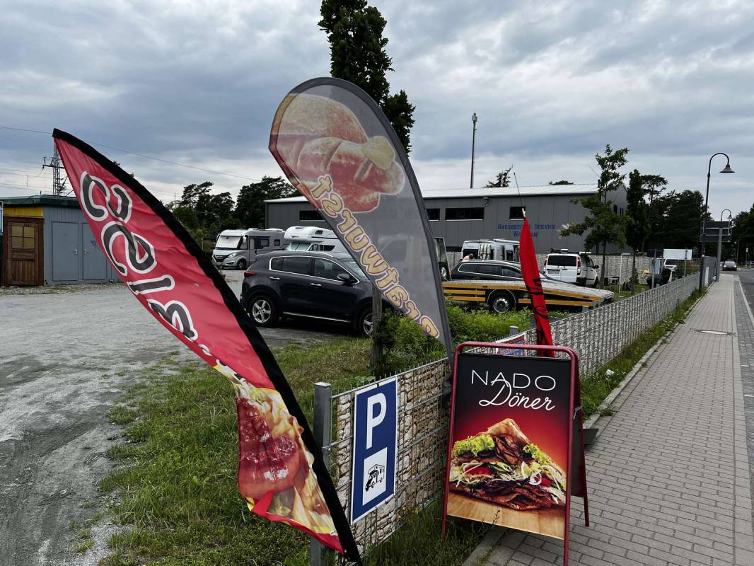 Parkplatz an Nado-Döner — Photo 2