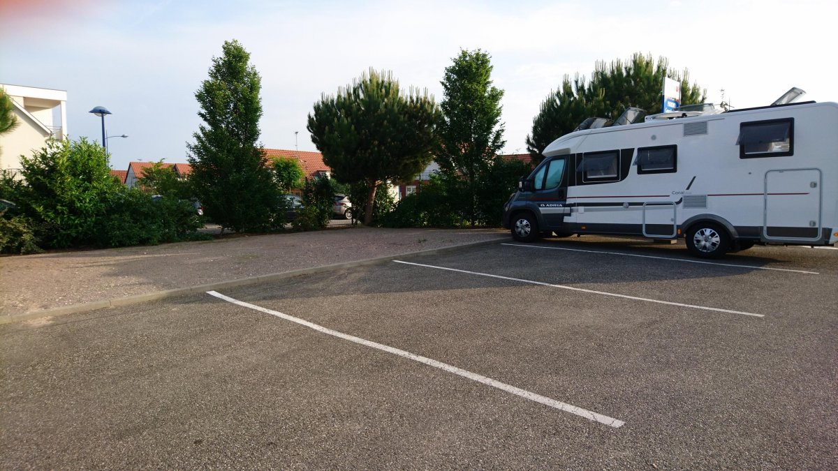 Stellplatz Super U Gertwiller — Photo 3