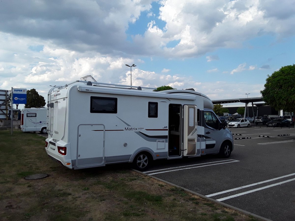 Stellplatz Super U Gertwiller — Photo 5