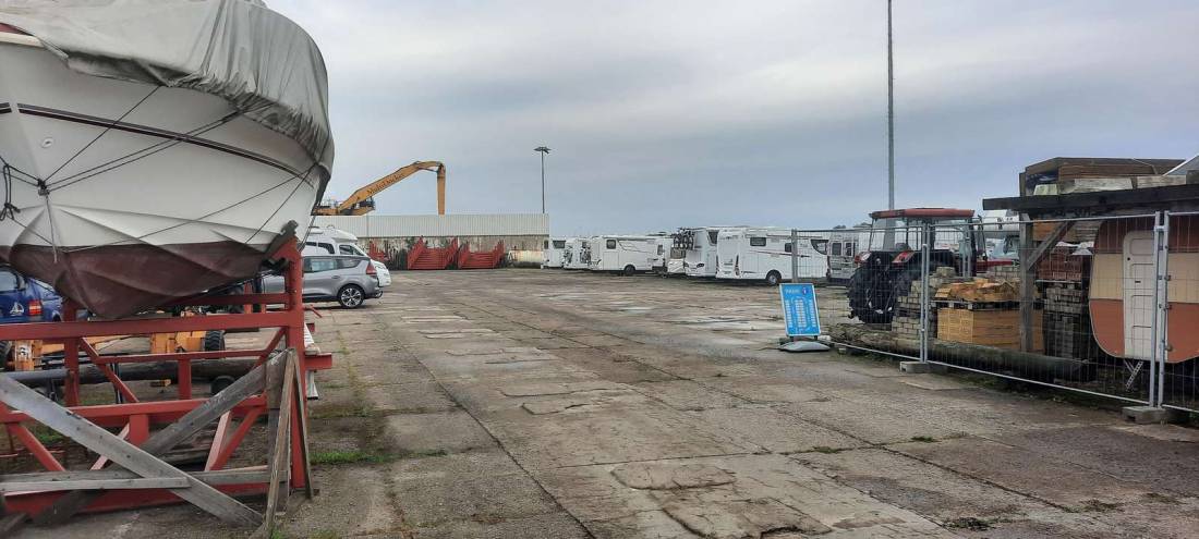 Parkplatz Borbe Yachttank — Photo 6