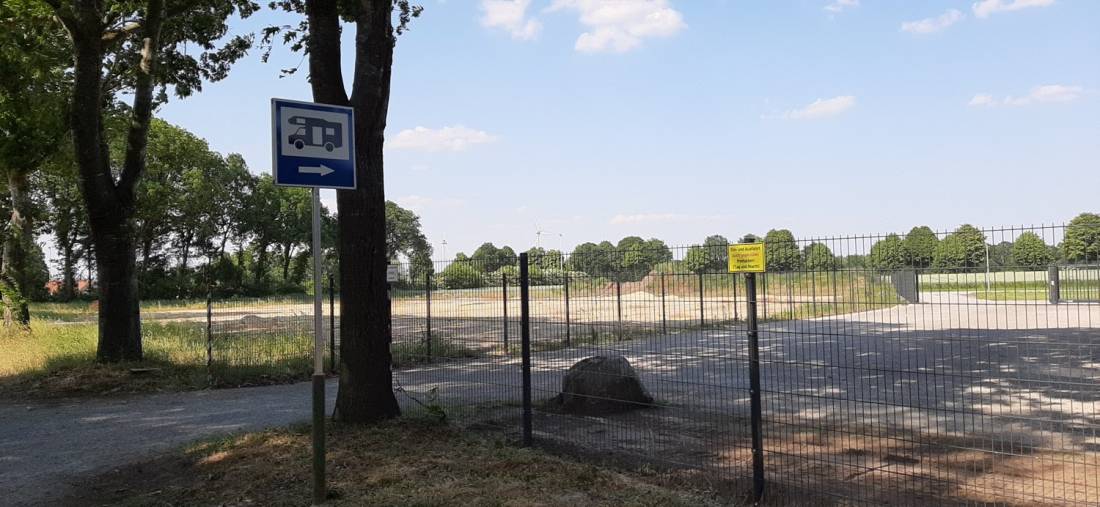 WOMO Stellplatz Eltern — Photo 2