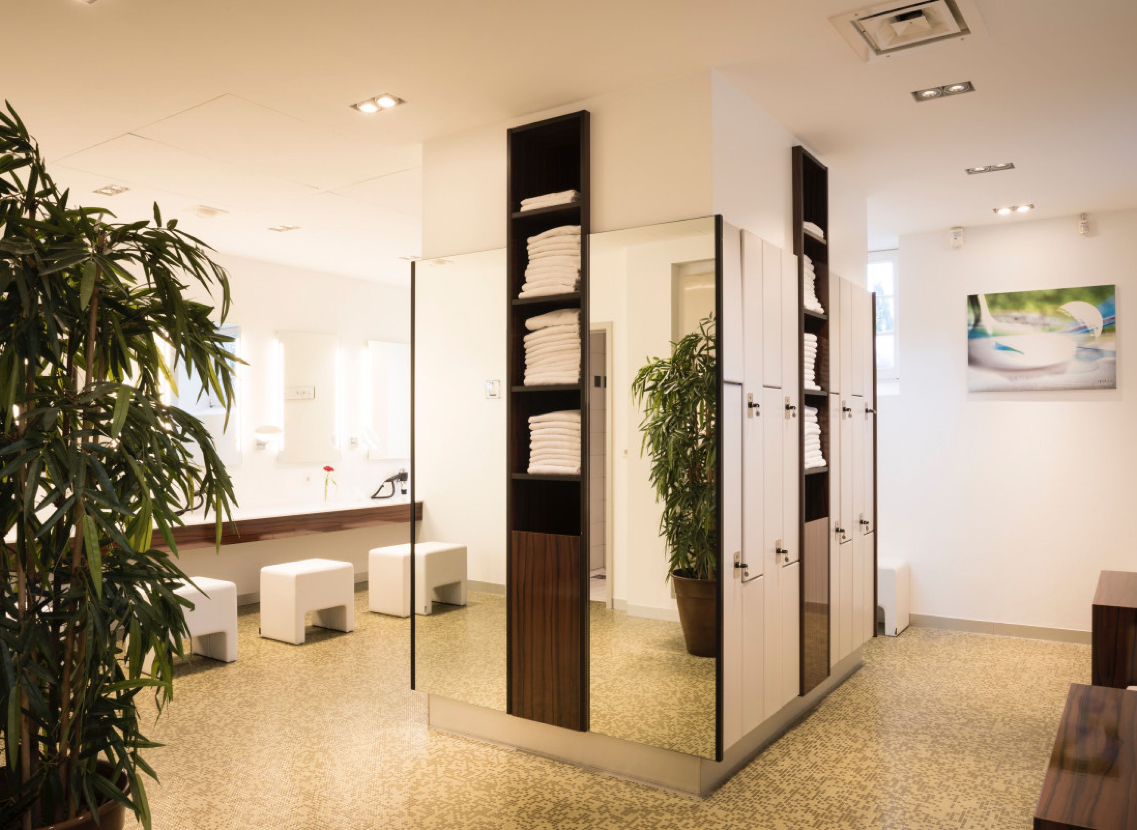 Am Clubhaus unter Bäumen #2 — Photo 3