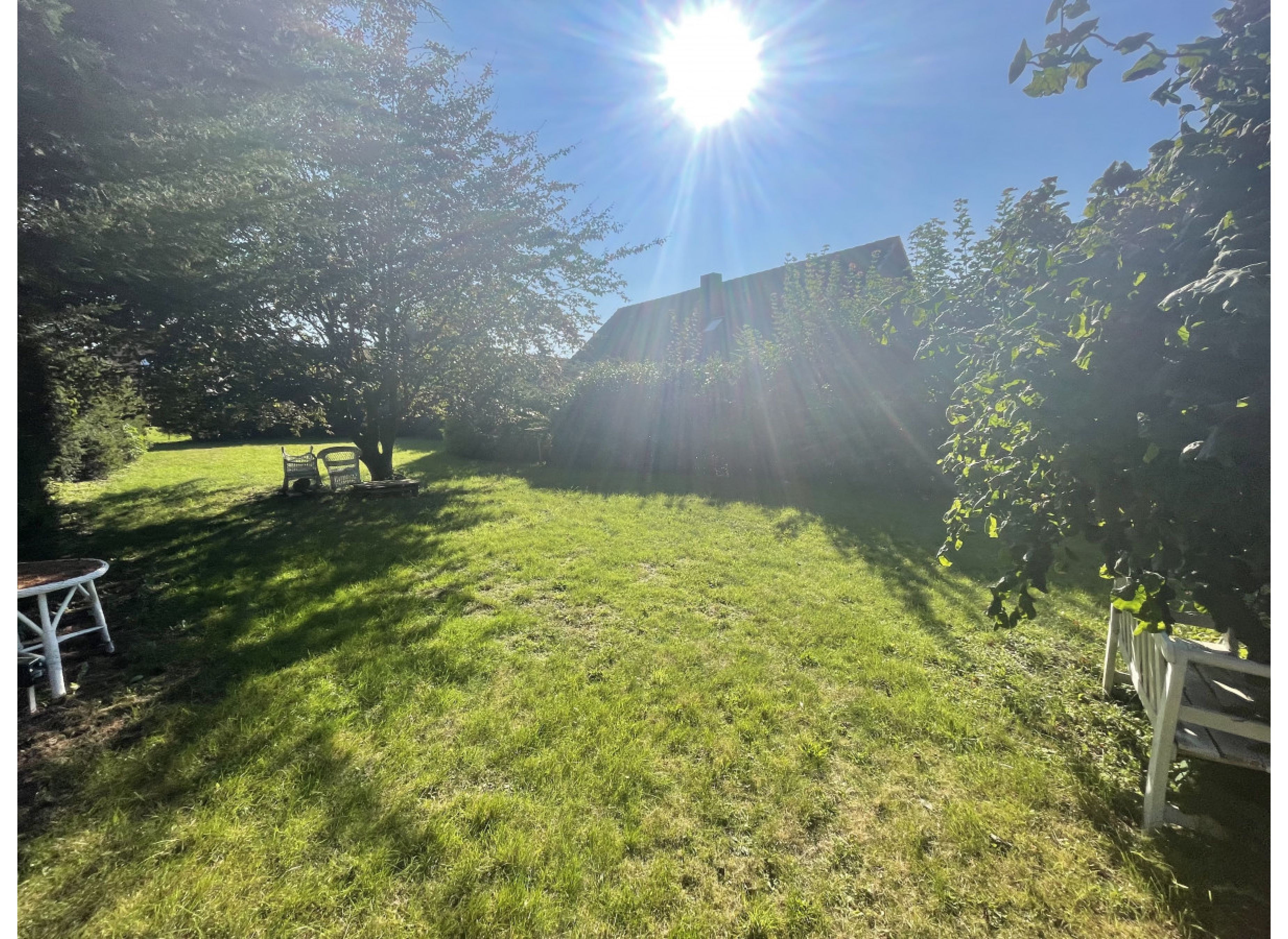 Zelten in einem gemütlichen Garten in der Nähe von verschiedenen Naturparks