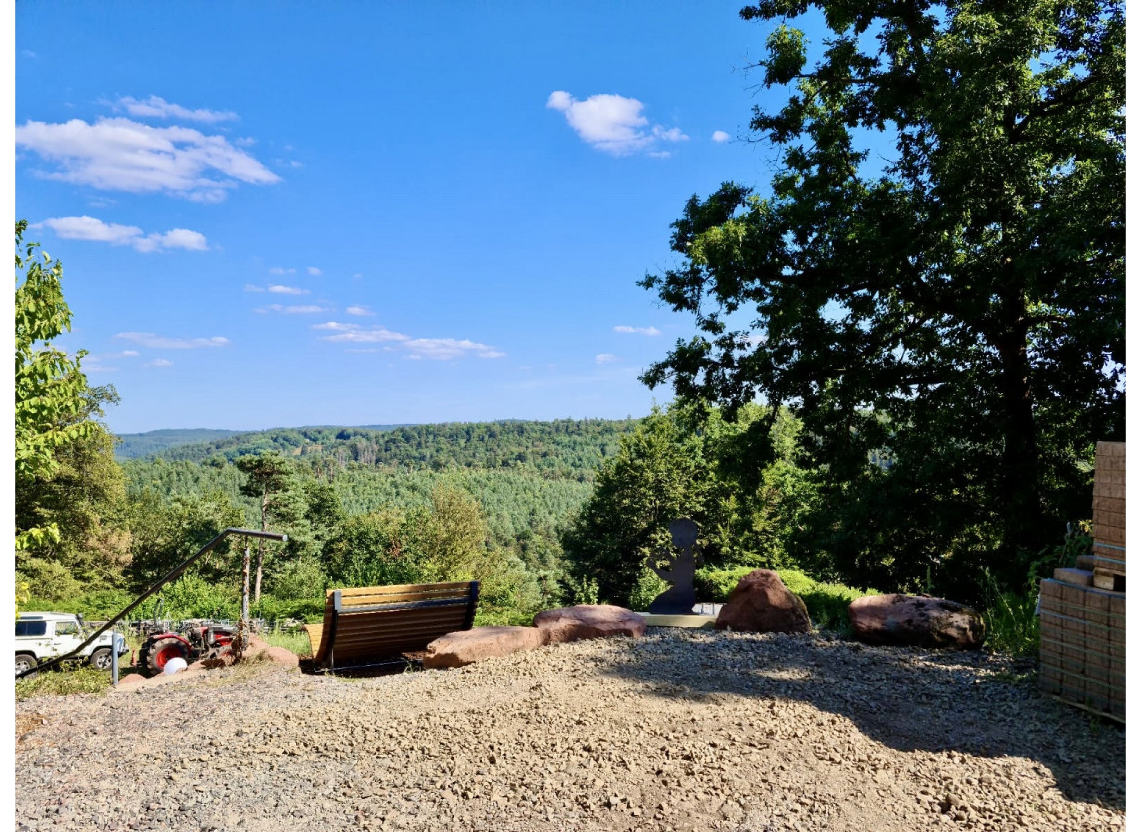 Einzelplatz mit Blick in den Pfälzer Wald