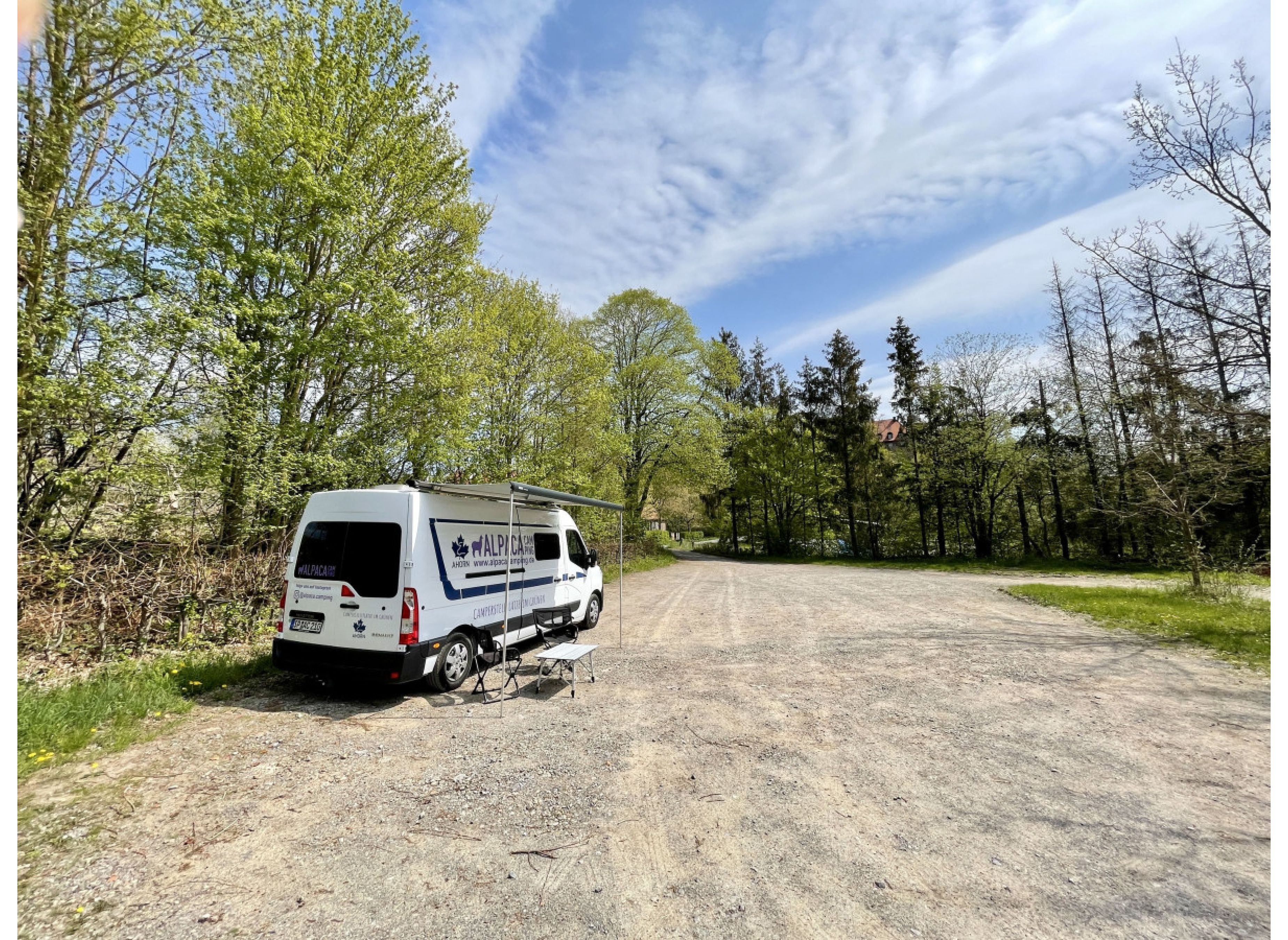 Ruhiger Stellplatz mitten im Grünen — Photo 2
