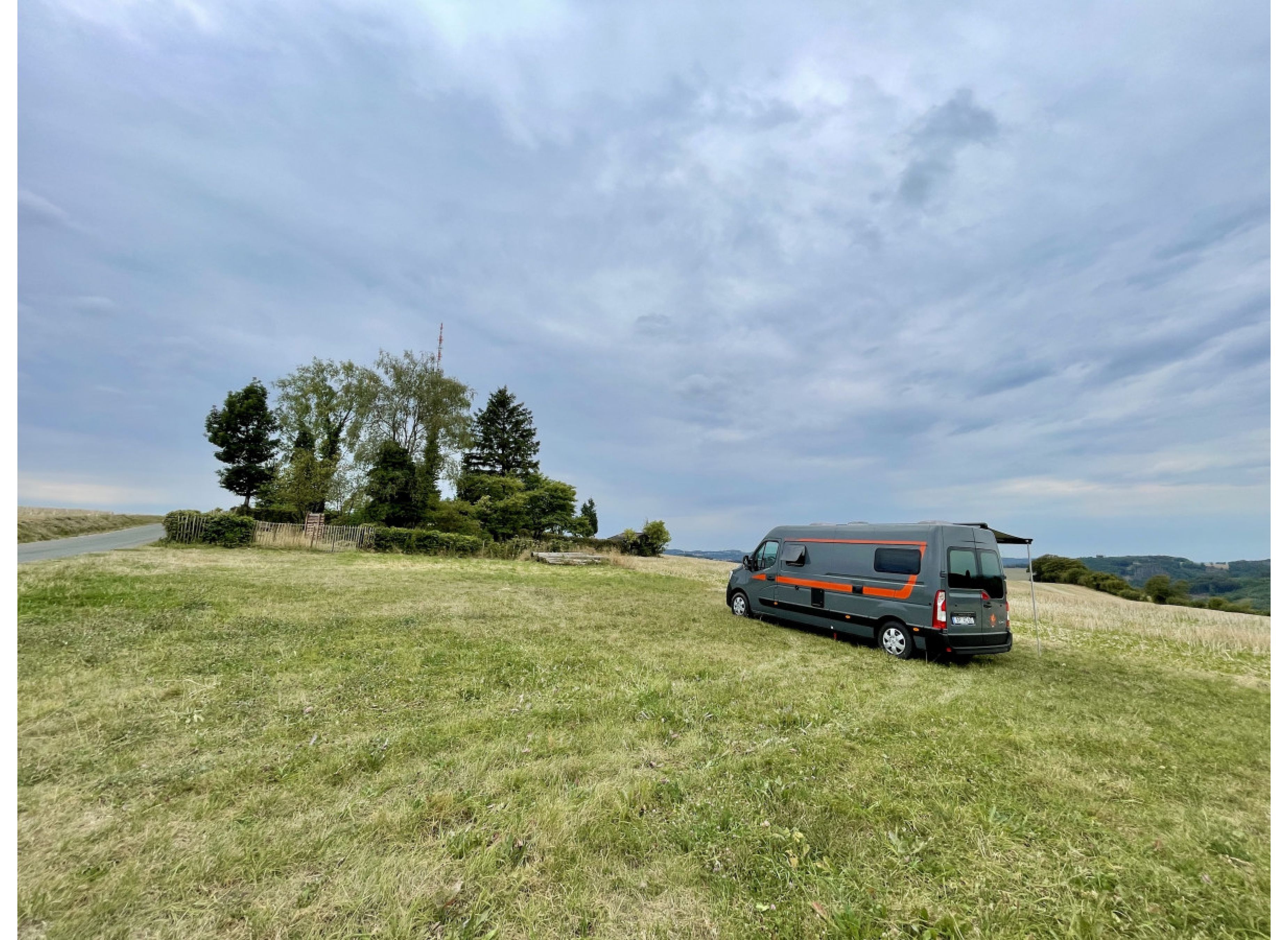 Traumhafte Aussicht im Grünen — Photo 2