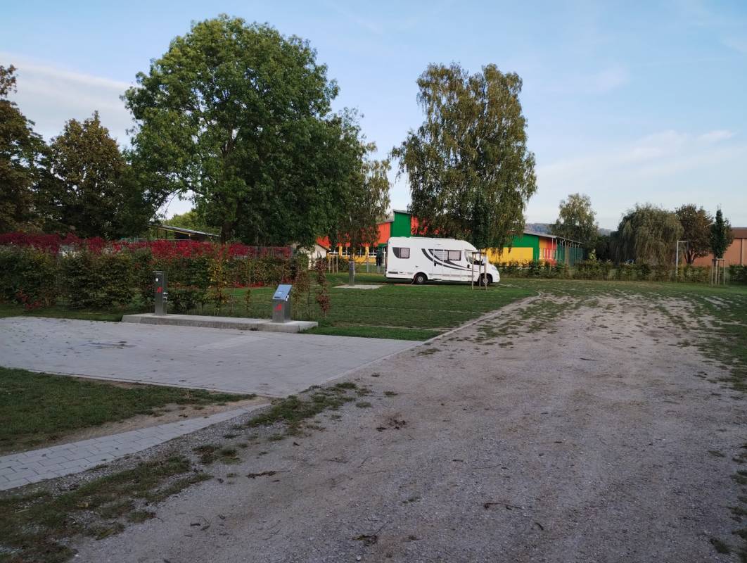 Wohnmobilstellplatz Felsberg — Photo 2