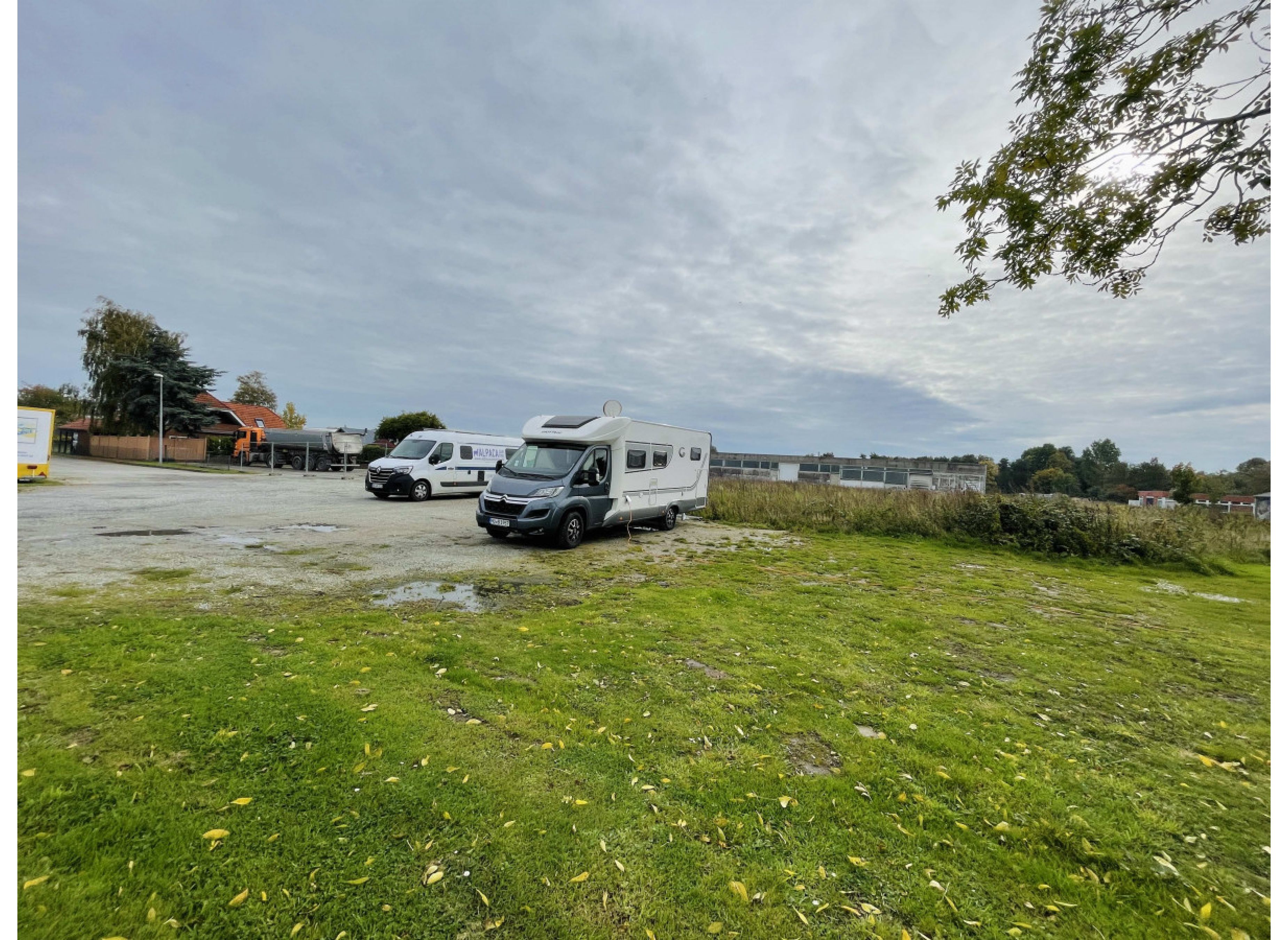Stellplatz an der Bäckereiproduktion — Photo 3