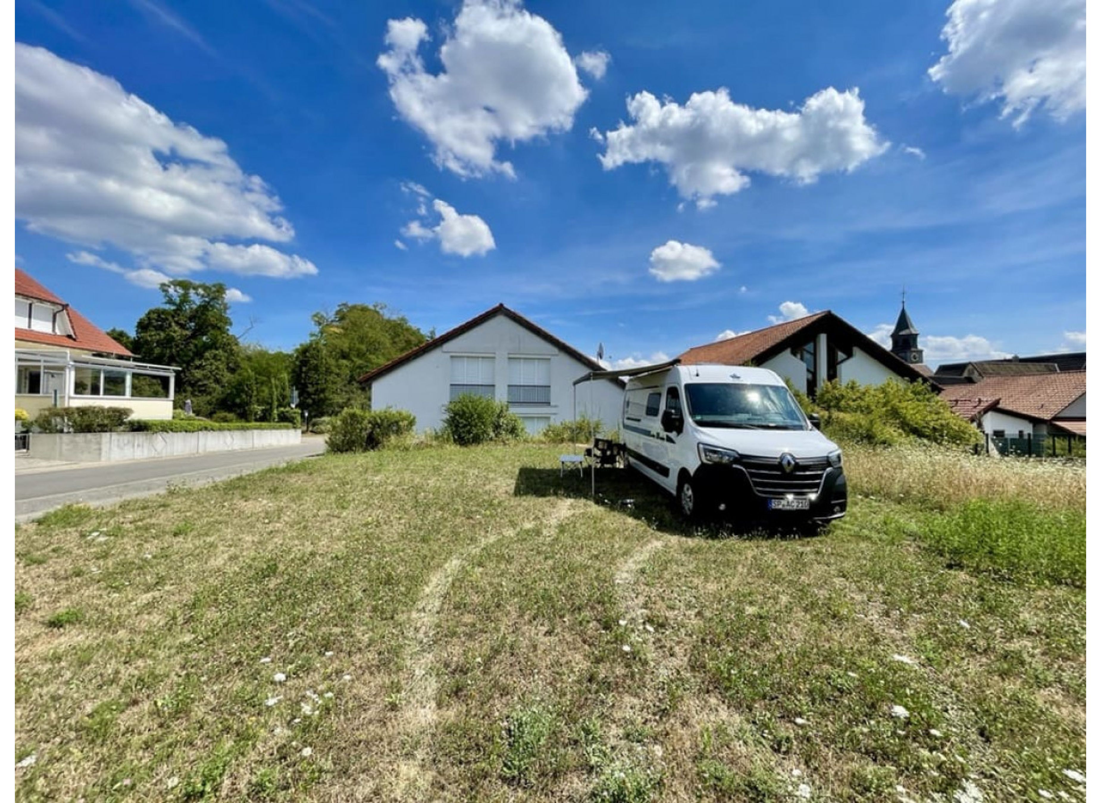 platz auf der grünen wiese — Photo 2