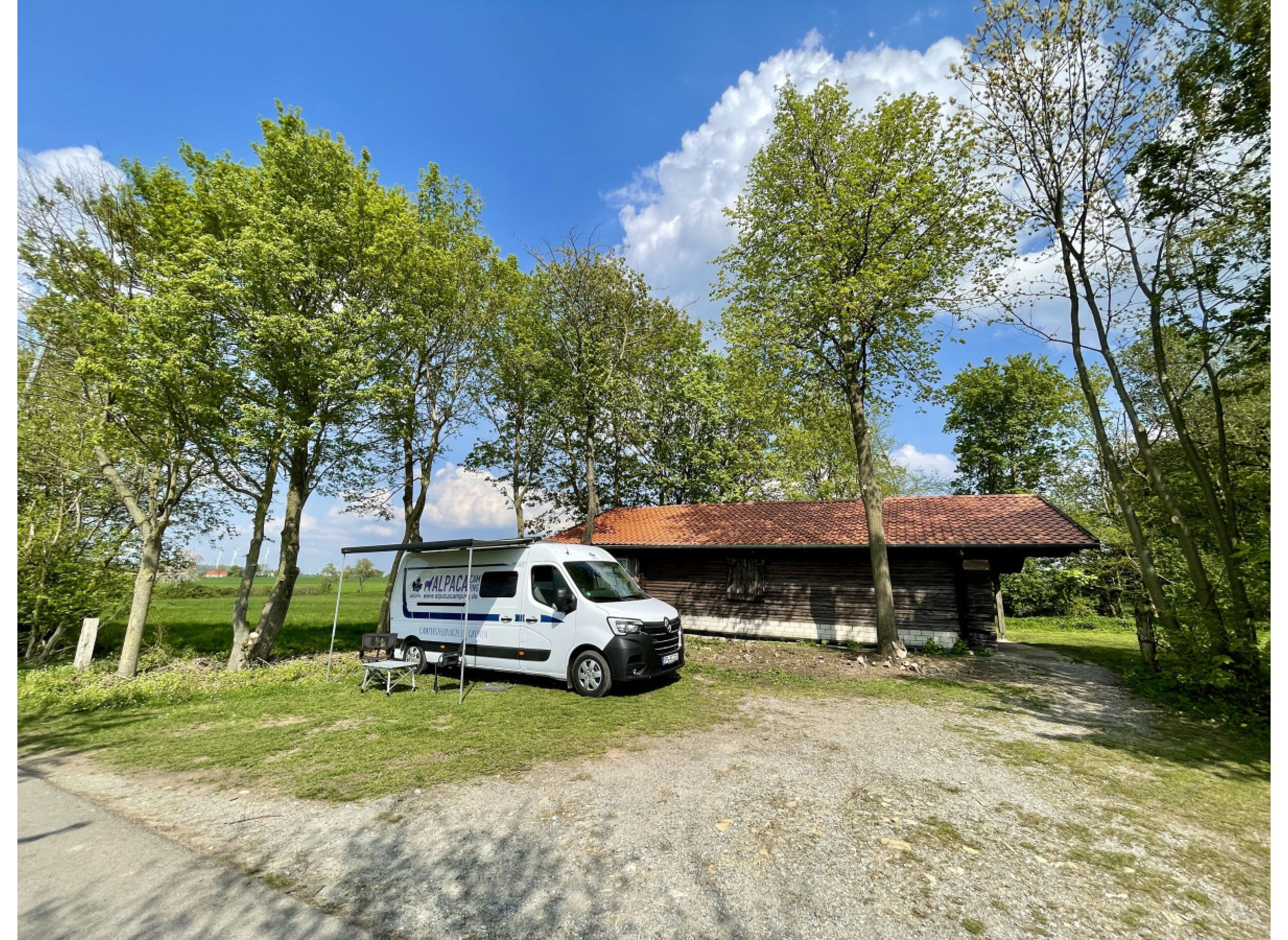 Idyllischer Wohnmobilstellplatz neben einer Schutzhütte #2
