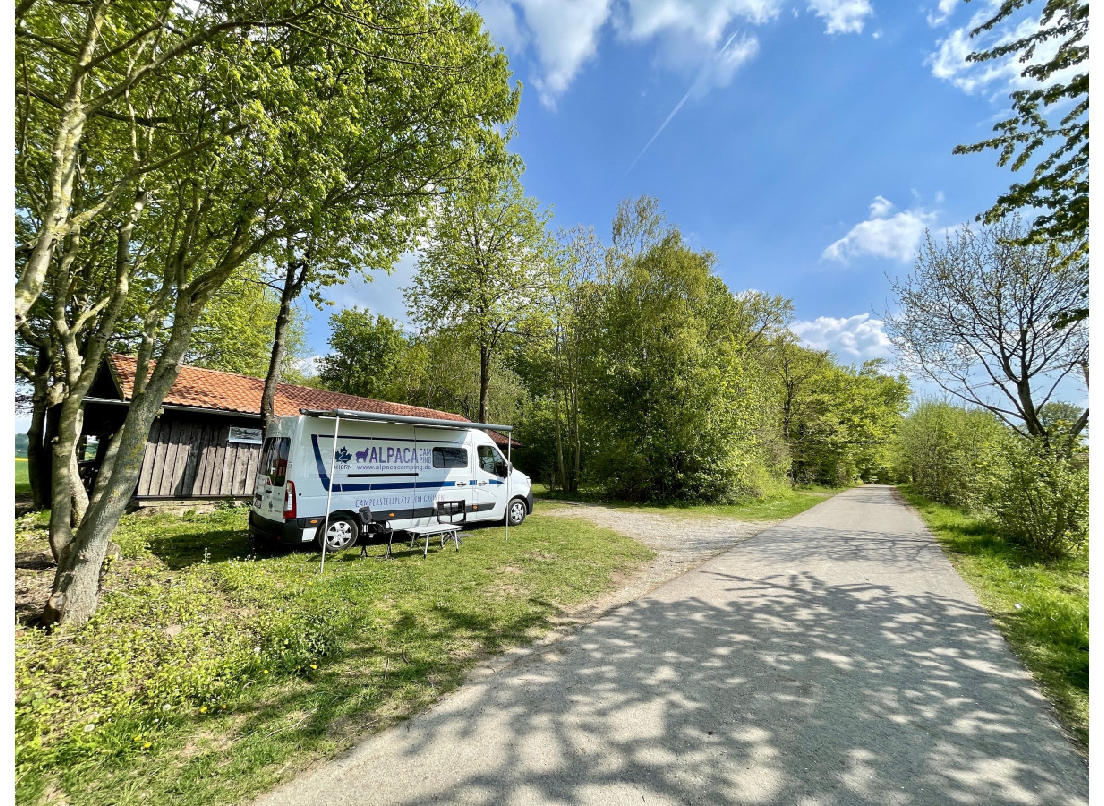 Idyllischer Wohnmobilstellplatz neben einer Schutzhütte #2 — Photo 3
