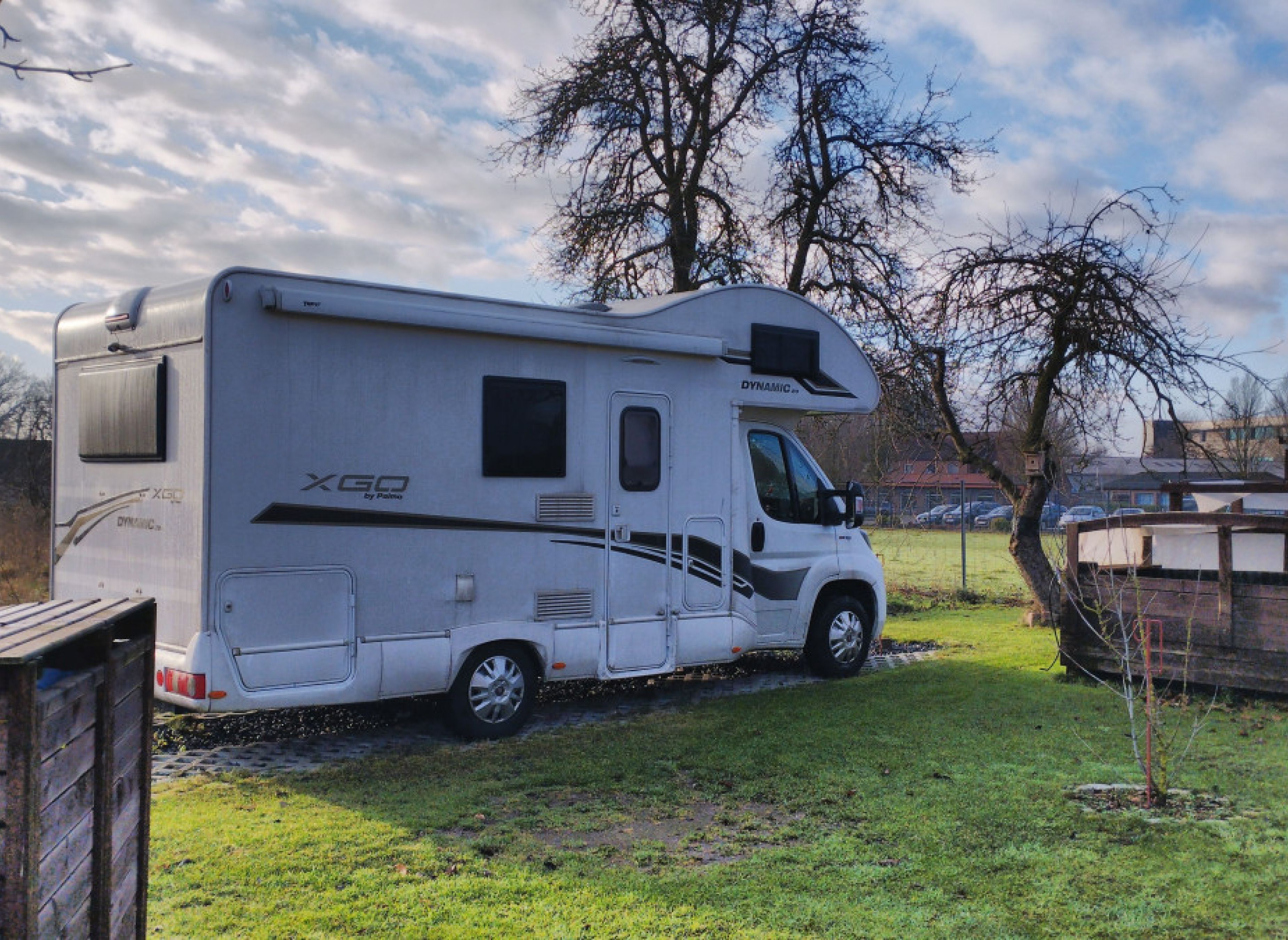 Einzelstellplatz zwischen Wiesen, in ruhiger Lage und Nähe altem Land