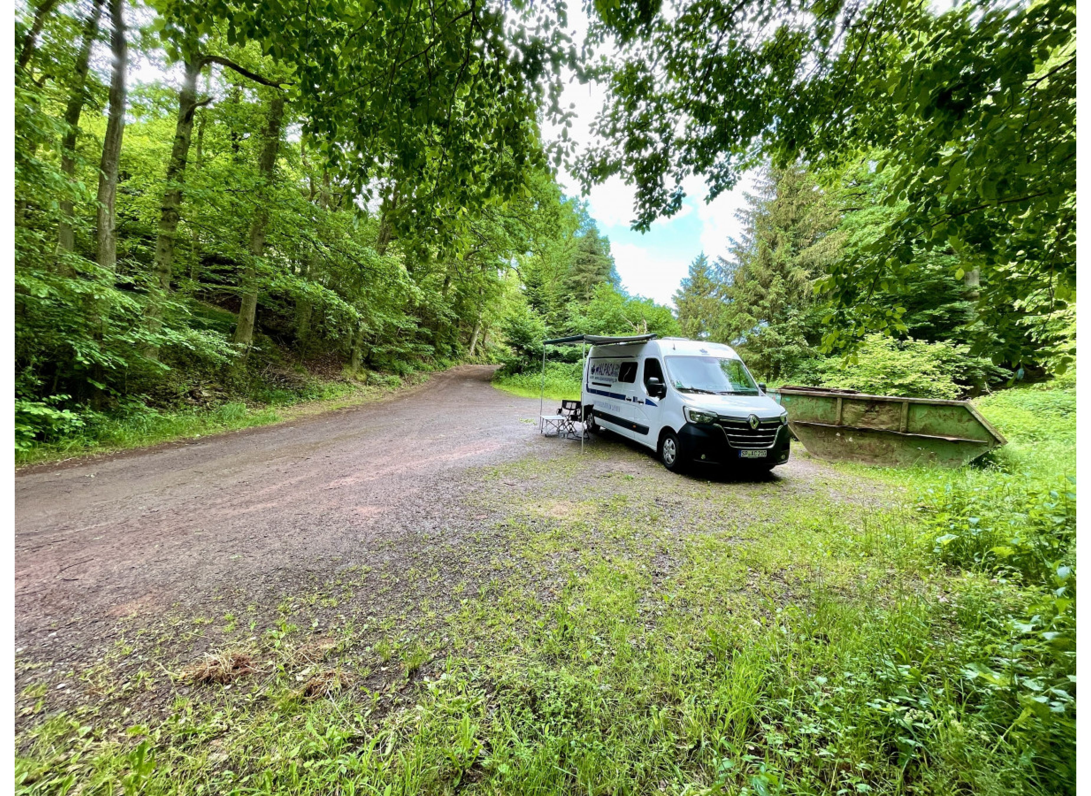 Ruhiger Waldplatz in der Nähe vom Schützenhaus — Photo 3