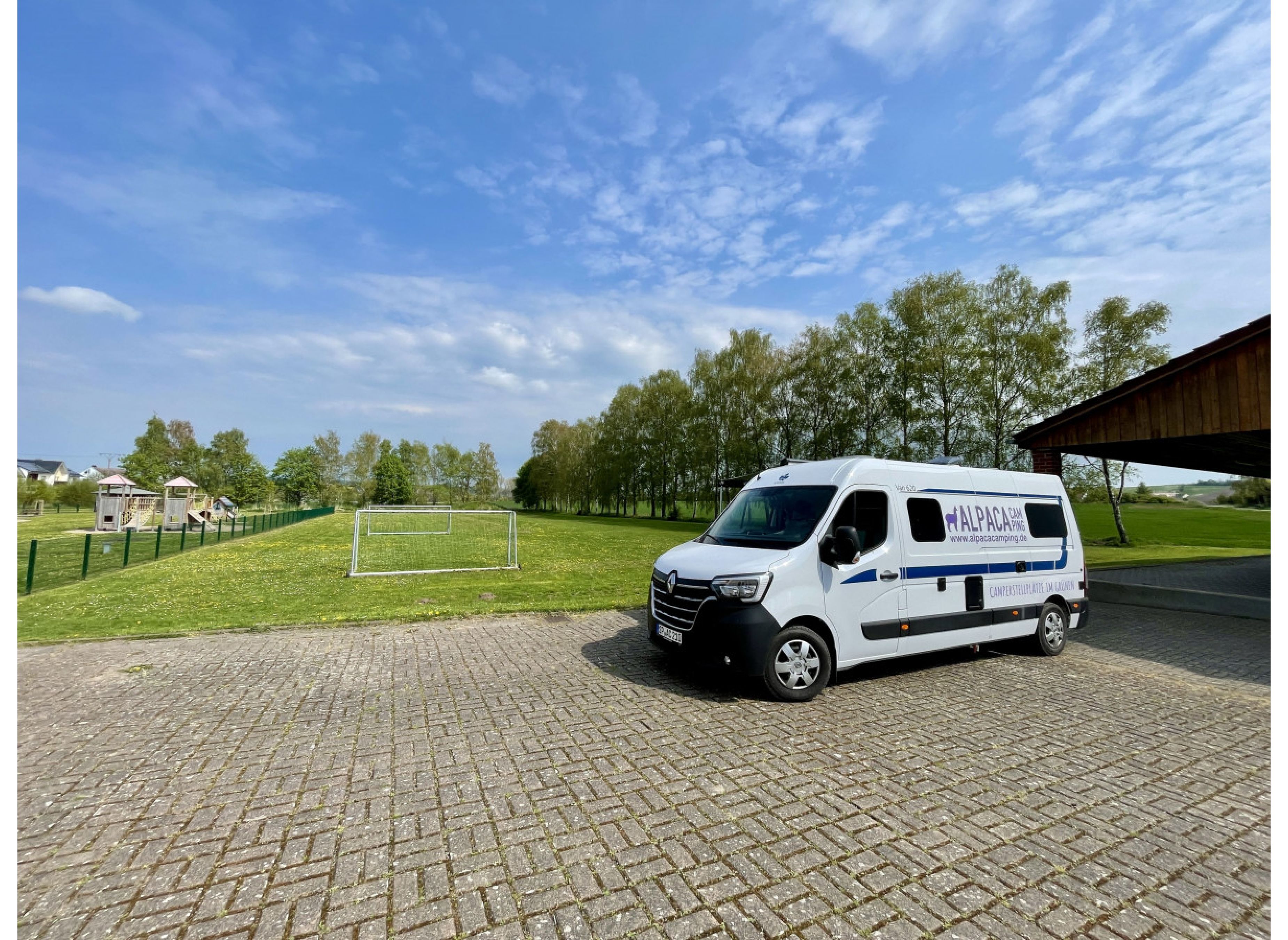 Spiel und Spaß am Multifunktionsgelände — Photo 2