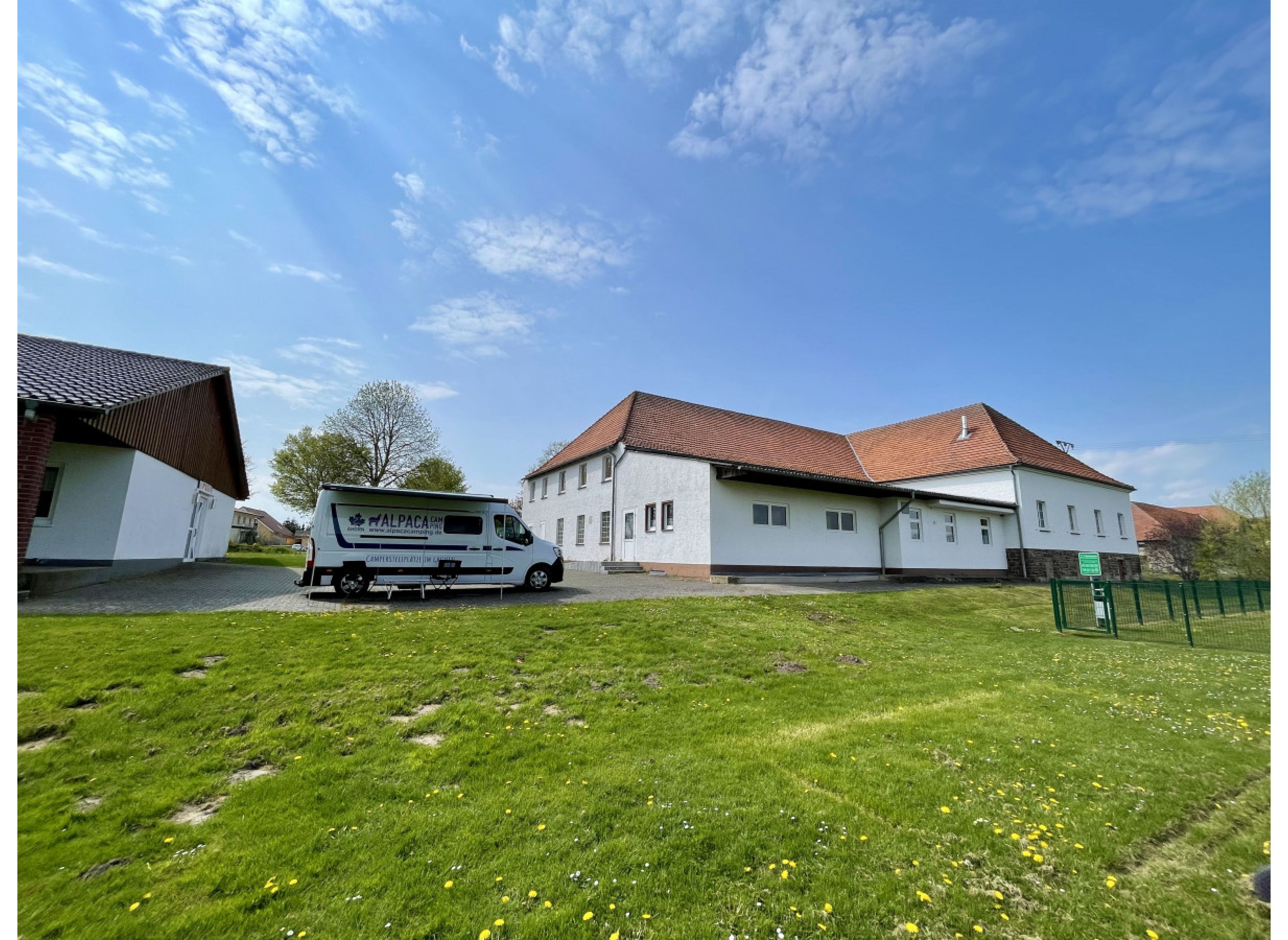 Spiel und Spaß am Multifunktionsgelände — Photo 3