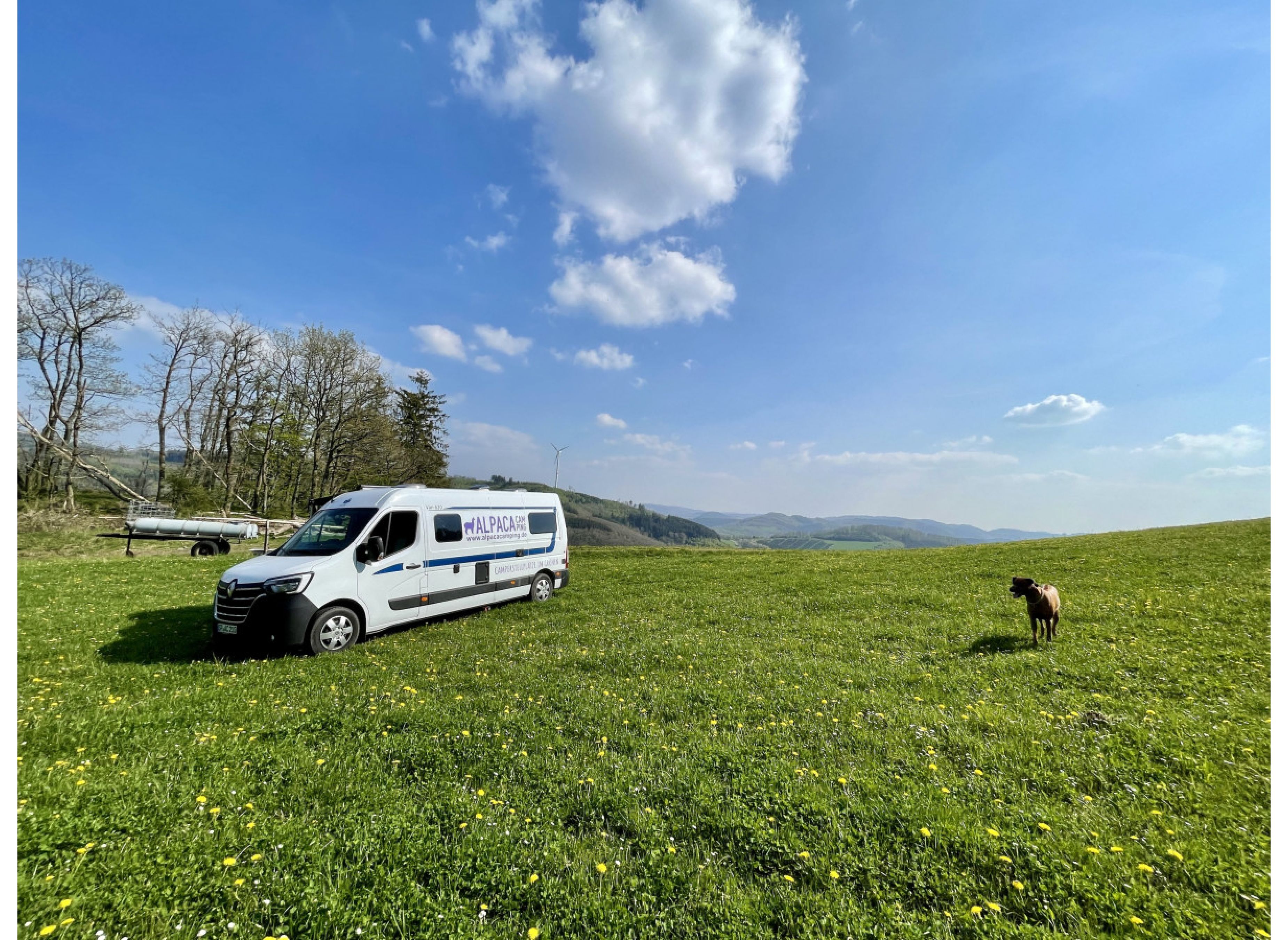 Wunderschöne Aussicht am Fuße des Weilenscheid — Photo 2