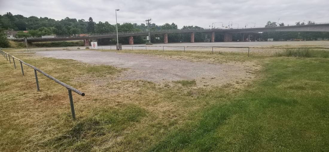 Wohnmobilstellplatz Festplatz — Photo 3