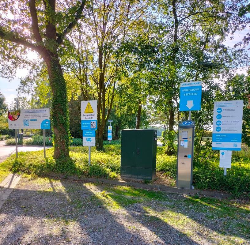 Wohnmobilparkplatz Allwetterzoo — Photo 3