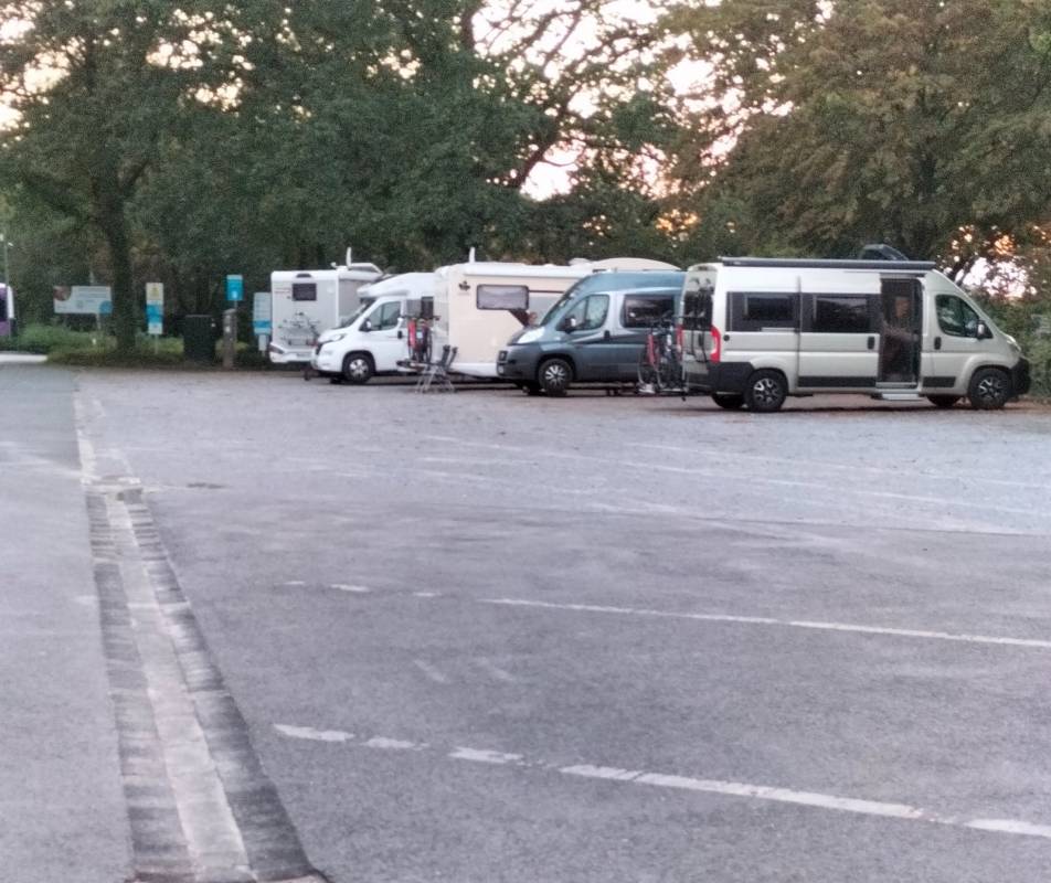 Wohnmobilparkplatz Allwetterzoo — Photo 2