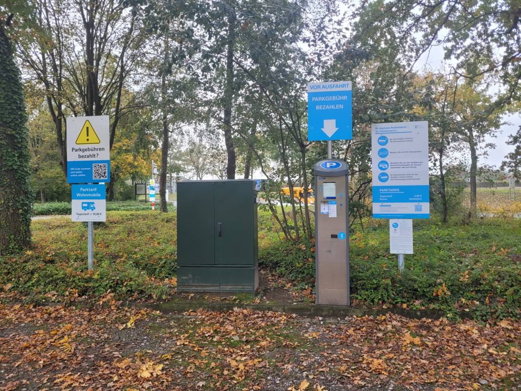 Wohnmobilparkplatz Allwetterzoo — Photo 6