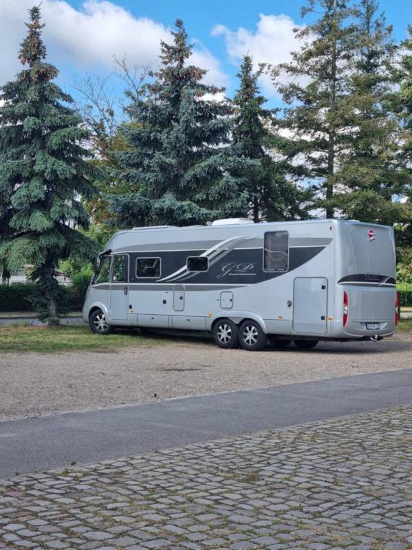 Caravanplatz an der Bauernmarkthalle — Photo 4