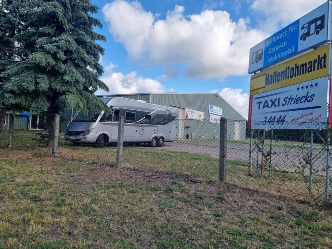 Caravanplatz an der Bauernmarkthalle — Photo 5