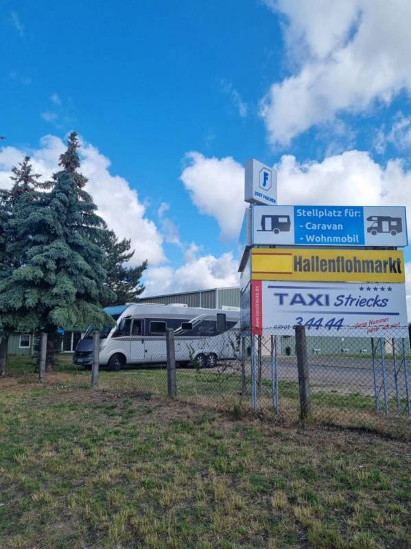 Caravanplatz an der Bauernmarkthalle — Photo 3