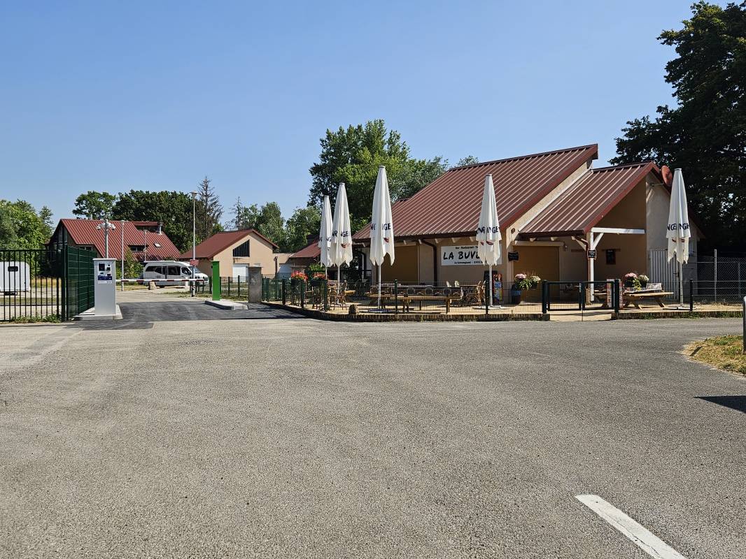 Aire CAMPING-CAR PARK de Seltz — Motorhome pitch in Seltz