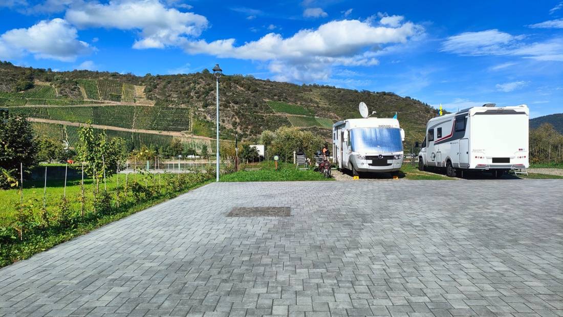 Wohnmobilstellplatz Rhein ins Leben — Photo 2