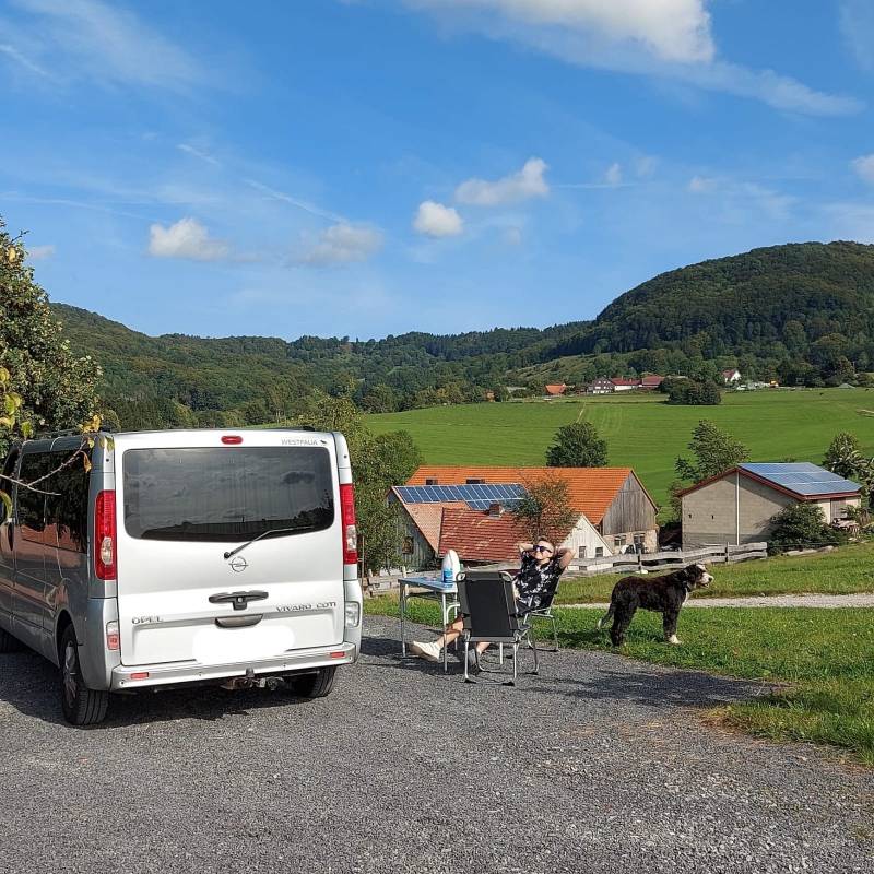 Wohnmobilstellplatz Lahmenhof — Karavan parkı in Poppenhausen (Wasserkuppe)