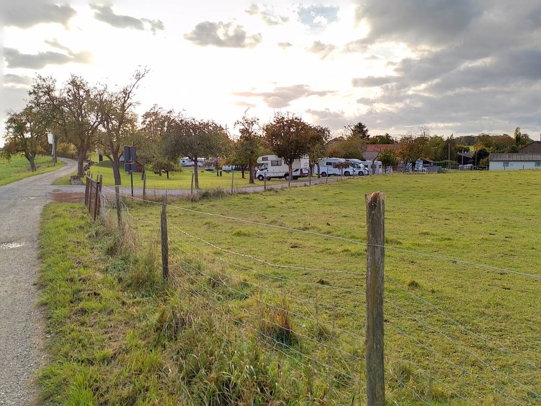 Stellplatz Winkler Caravaning — Karavanové stání in Künzelsau