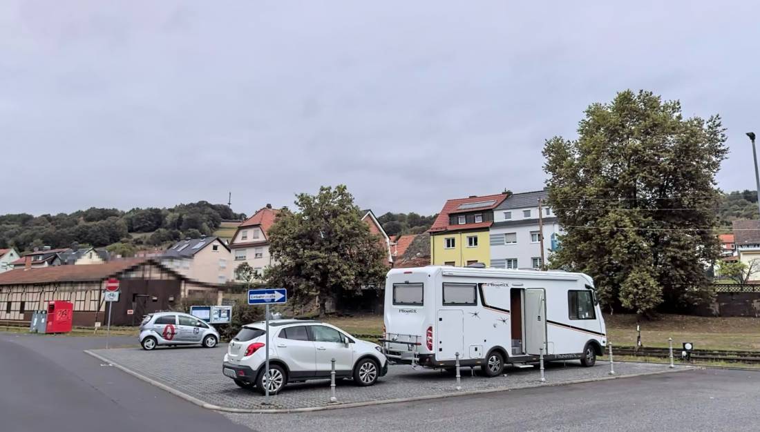 Stellplatz am Busbahnhof Bad Orb — Área de autocaravanas in Bad Orb