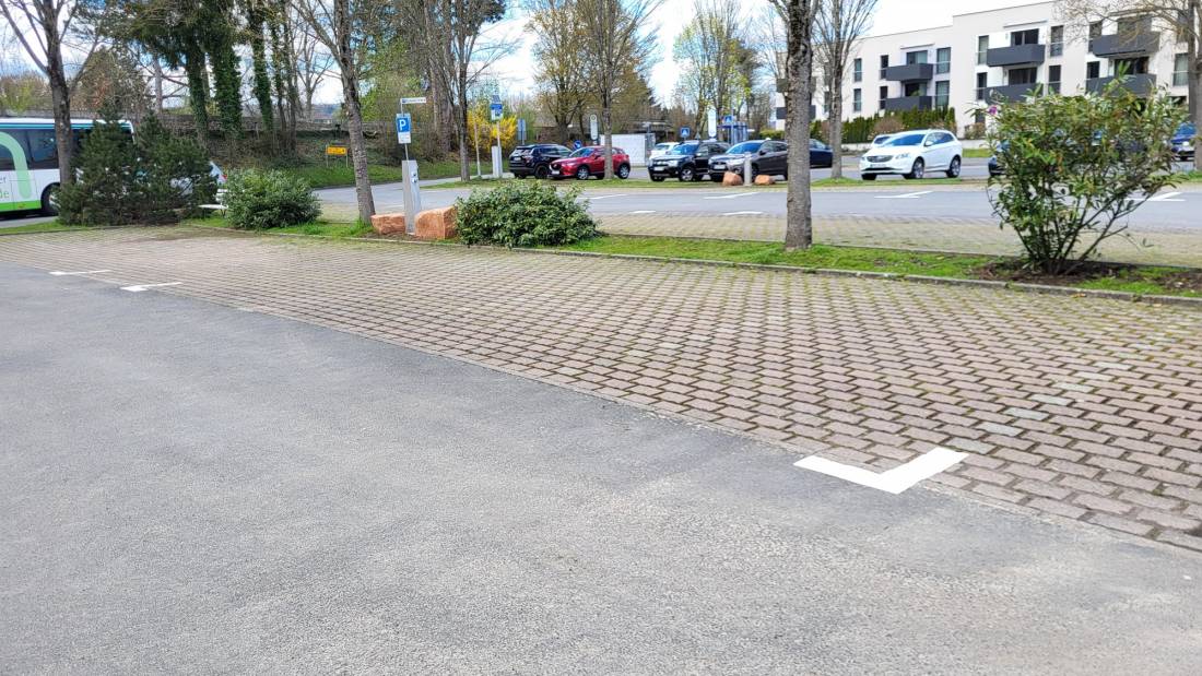 Übernachtungsparkplatz am Bahndamm Bad König — Photo 5