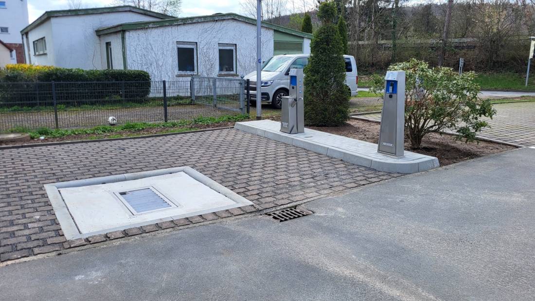 Übernachtungsparkplatz am Bahndamm Bad König — Photo 6