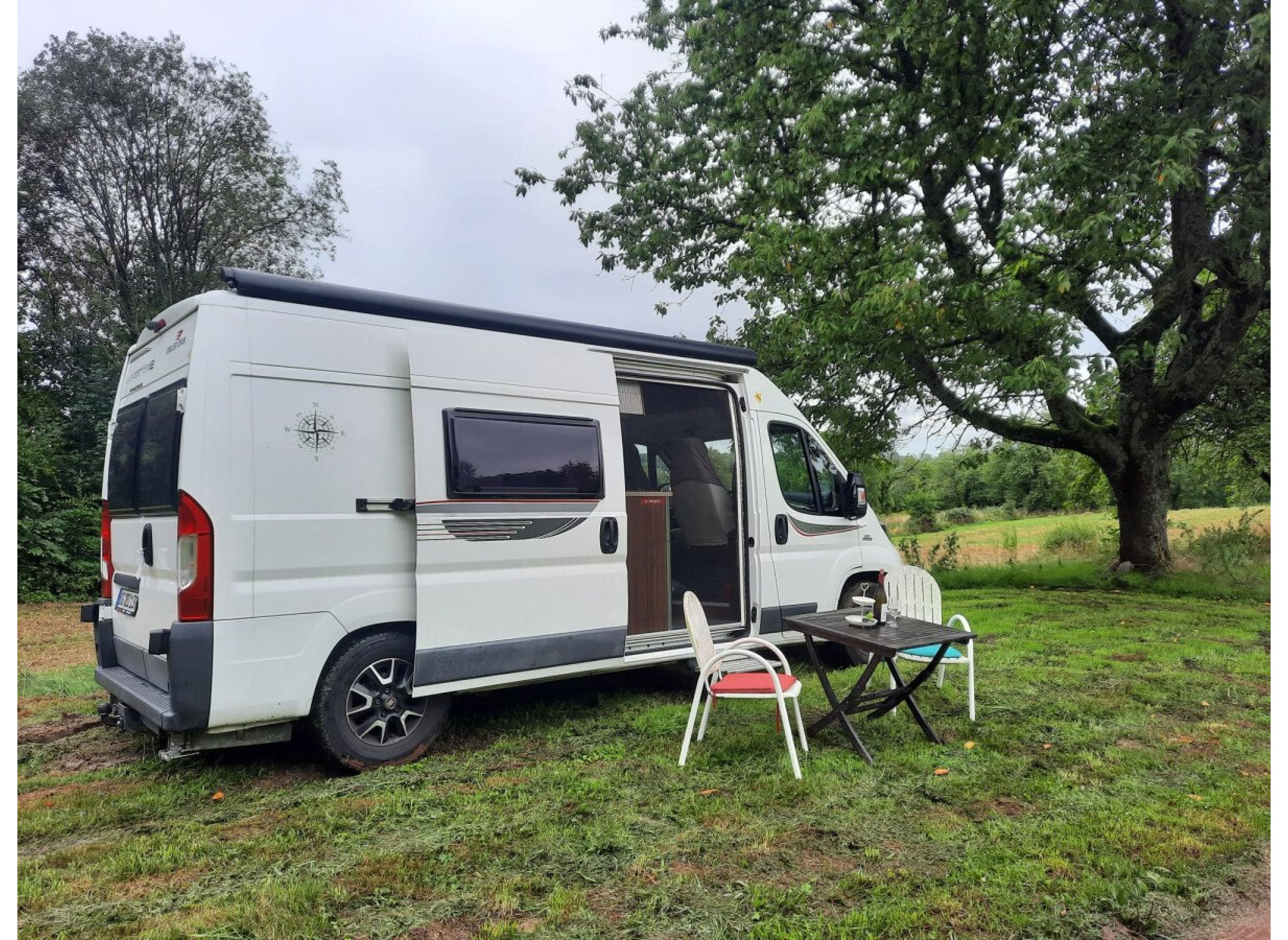 Zwischen Wald, Wiesen und Felder mit Blick auf die Vogesen — Photo 2
