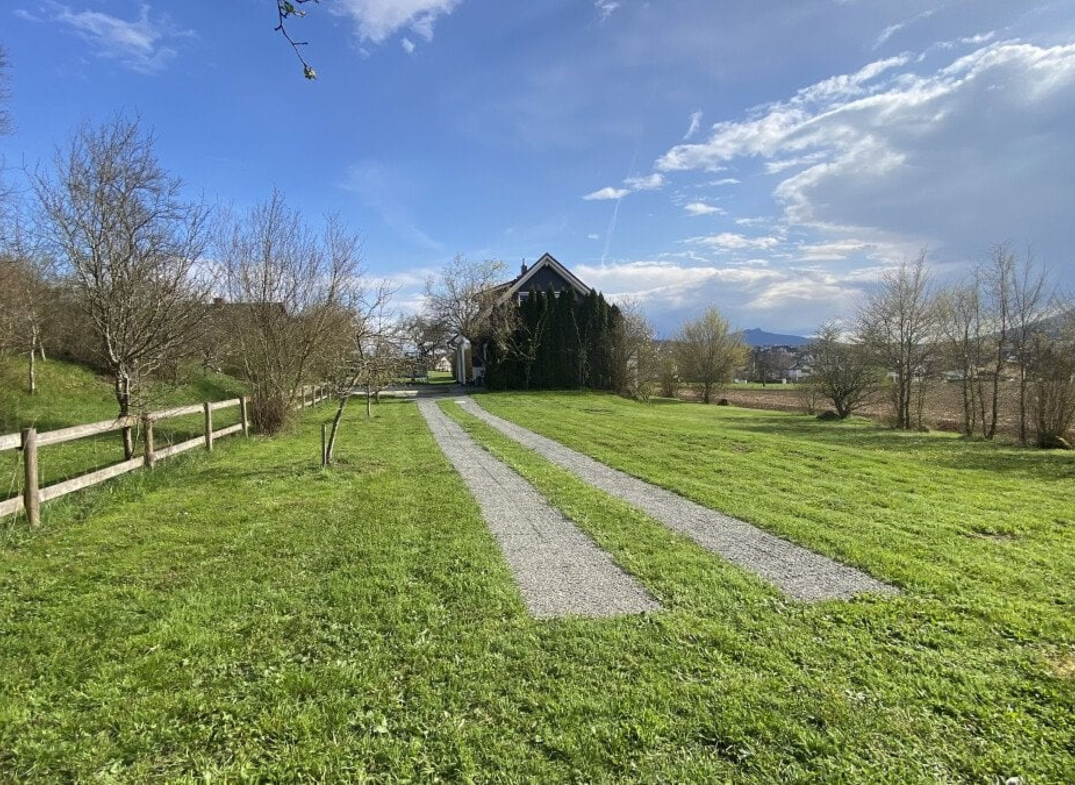 sonnenwiese bodensee/hegau in Alleinlage nur 20 min.