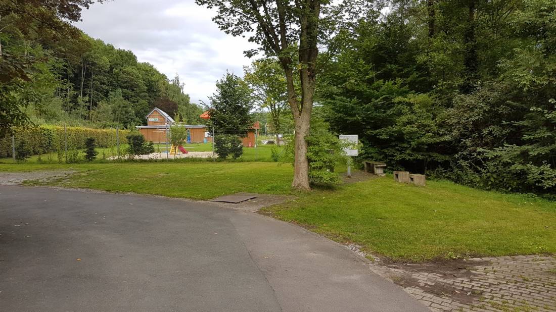 Wohnmobilhafen Atteln Naturbad — Photo 4