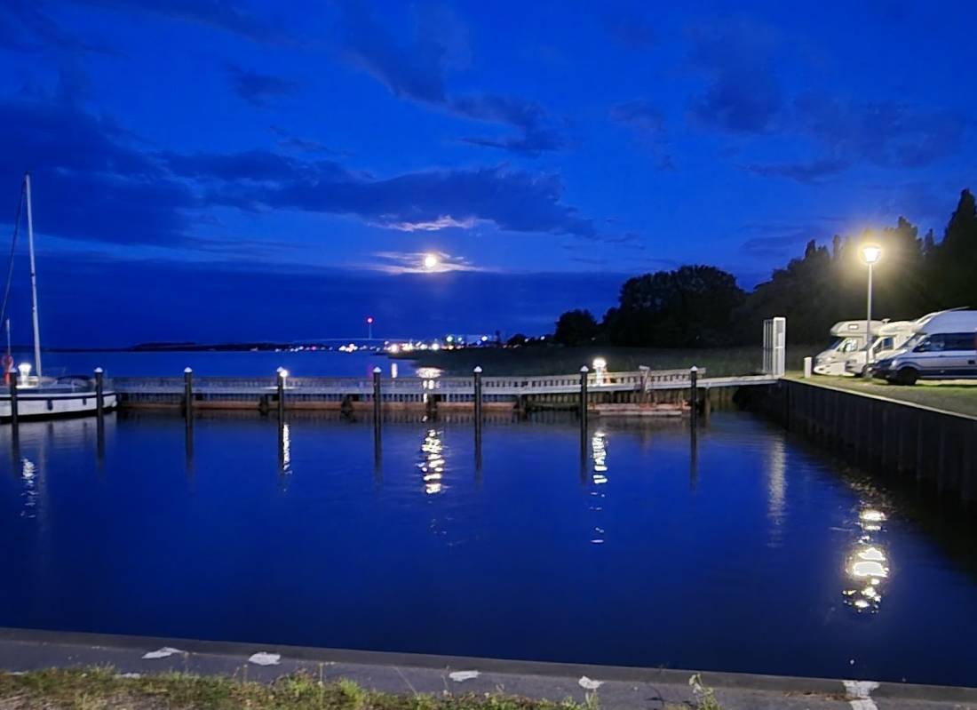 Yachthafen Schwedenschanze — Motorhome pitch in Stralsund