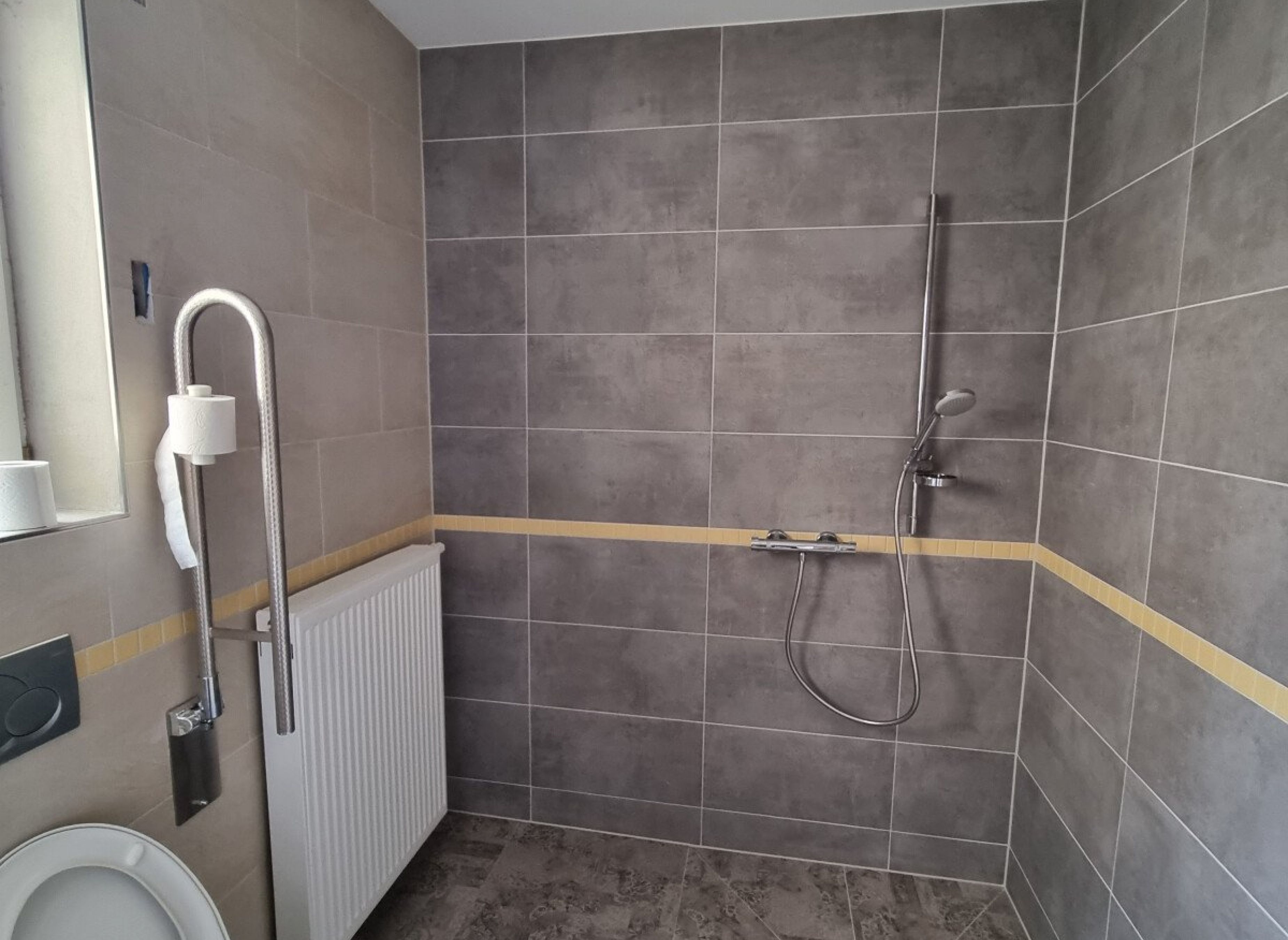 Ruhiger Gartenstellplatz in Autobahnnähe — Photo 2