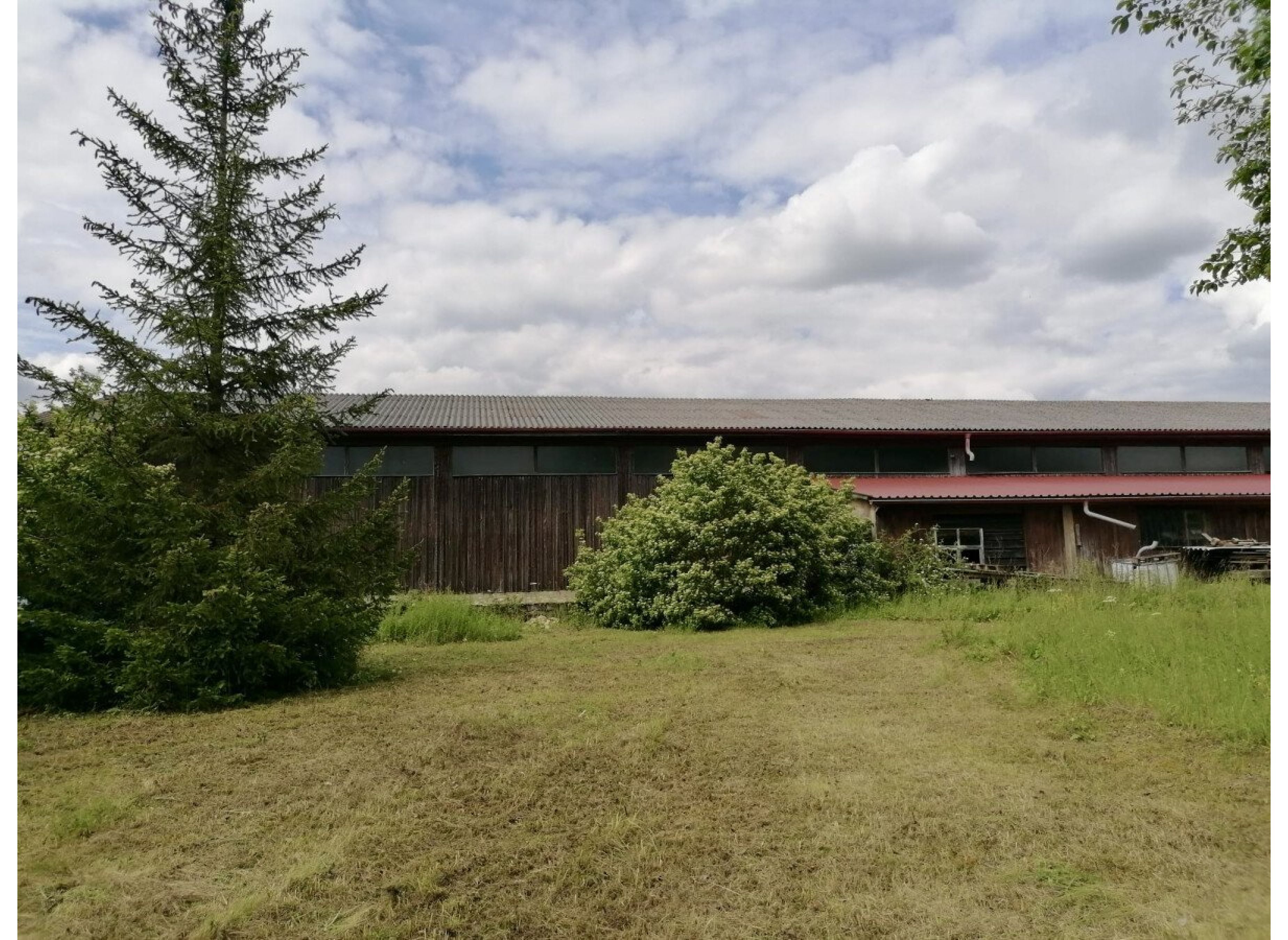 Wiese und Ödland  alte Sägerei — Ställplats in Trochtelfingen