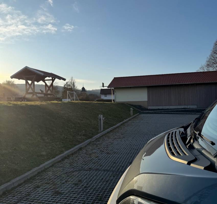 Caravan Stellplatz Unter der Linde — Motorhome pitch in Friedelshausen